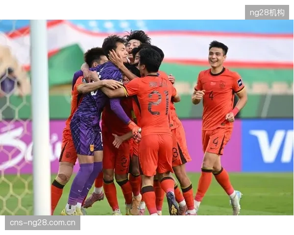 乌兹别克斯坦U23亚洲杯夺冠班底驰援，国家队阵容年轻化策略确保了体能与冲击力。